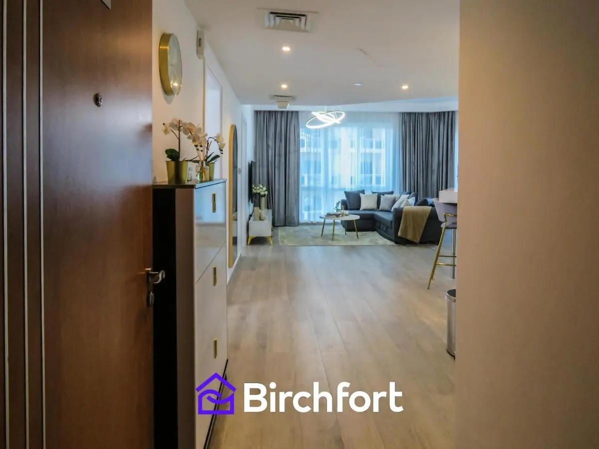 Birchfort - Newly Renovated Huge 2 Bedroom Apartment Dubai