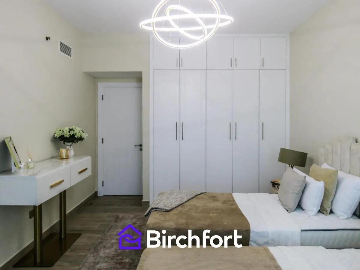 Birchfort - Newly Renovated Huge 2 Bedroom Apartment Dubai