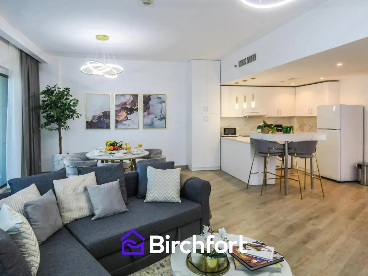 Birchfort - Newly Renovated Huge 2 Bedroom Apartment Dubai